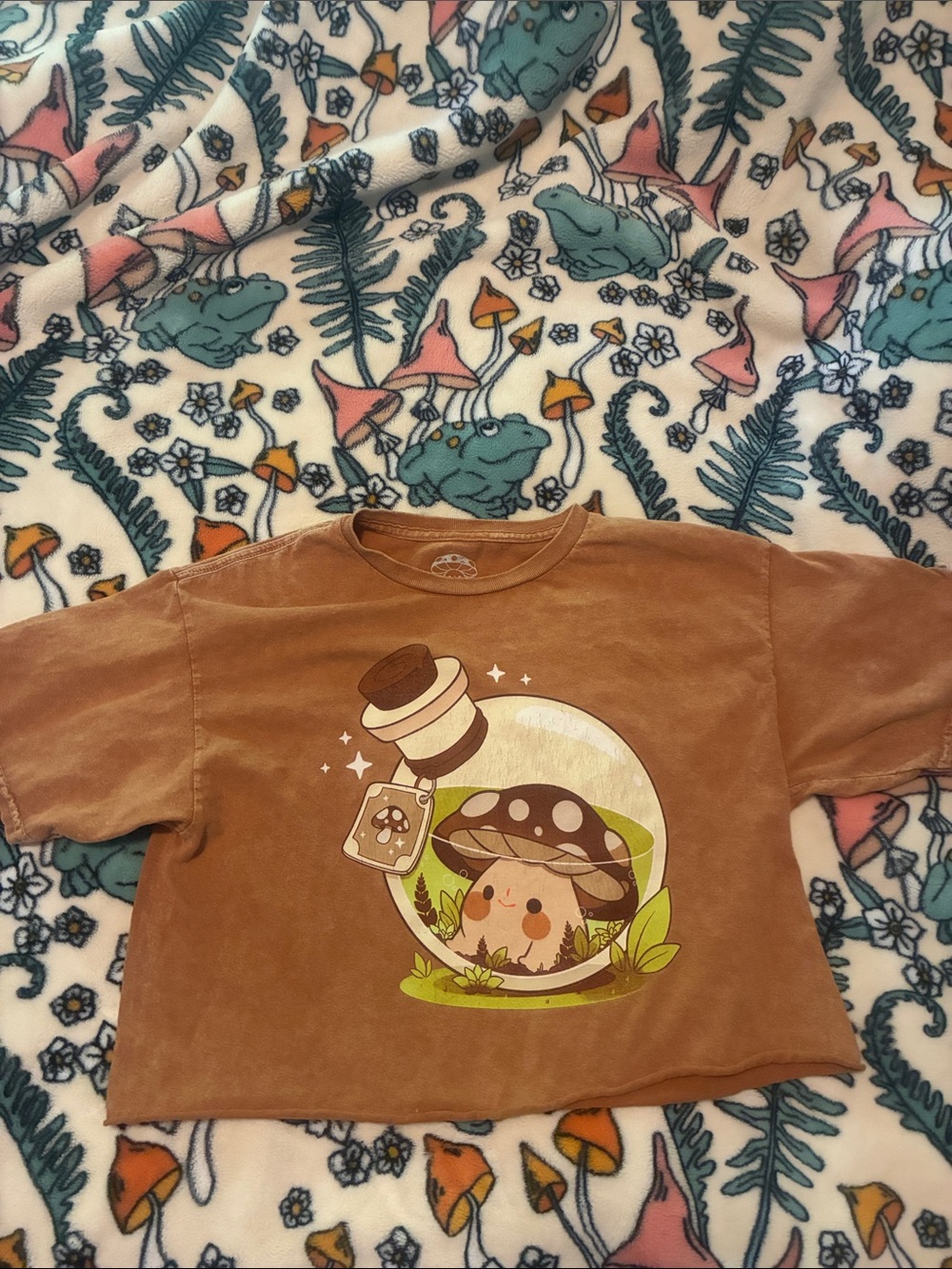 Juniors mushroom crop T shirt size XS